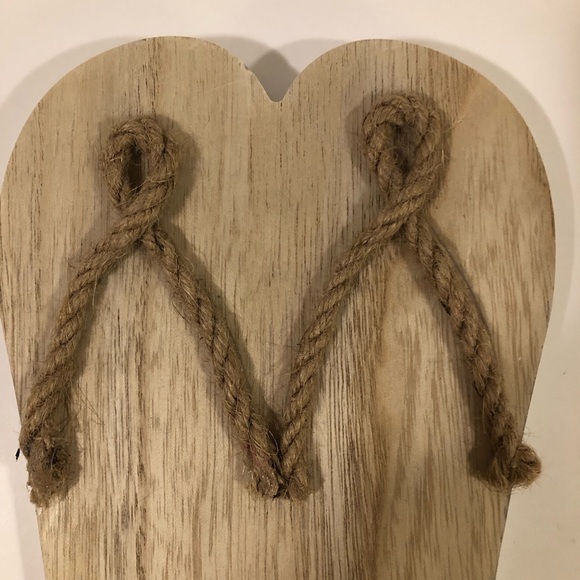 3/$20 Bouclair Wooden Flip Flops Wall Decor NWT - Picture 7 of 10